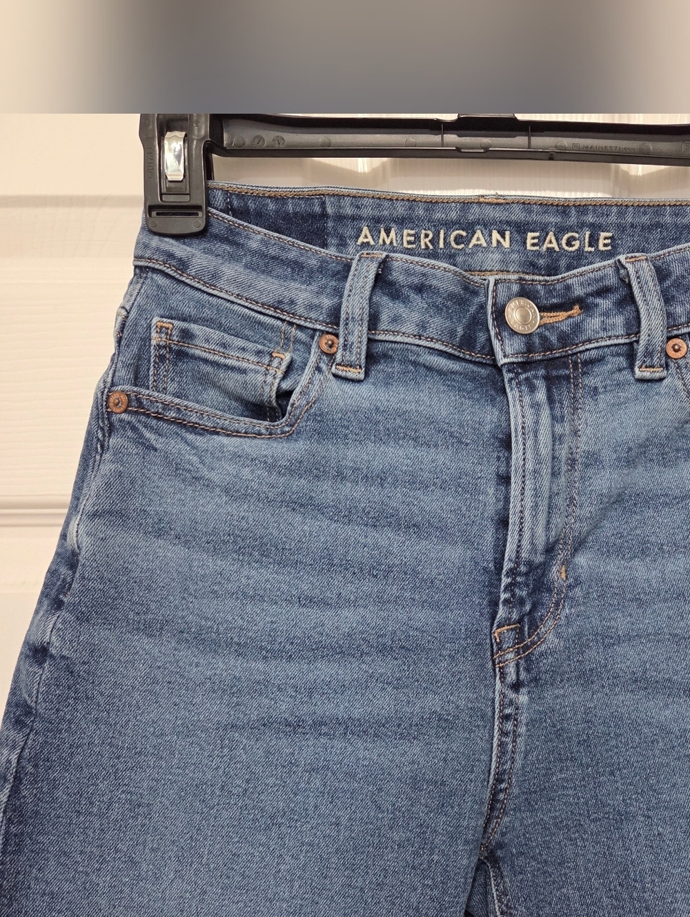 American Eagle Mom Jeans Stretch Slim Leg High Rise Medium Wash sz 0 Short - Picture 2 of 10